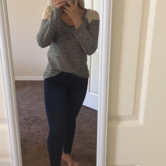 M - Pink Rose Sweater - Picture 3 of 11